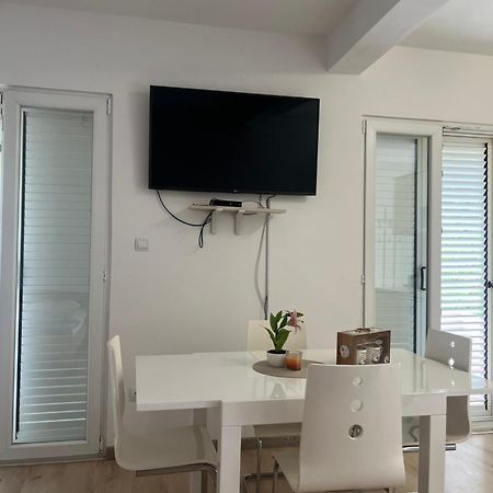 Apartament Apartman Iskra Bijela Zewnętrze zdjęcie