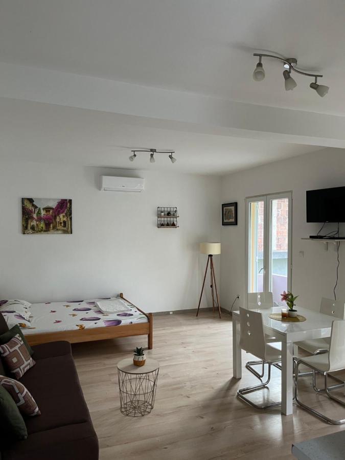 Apartament Apartman Iskra Bijela Zewnętrze zdjęcie