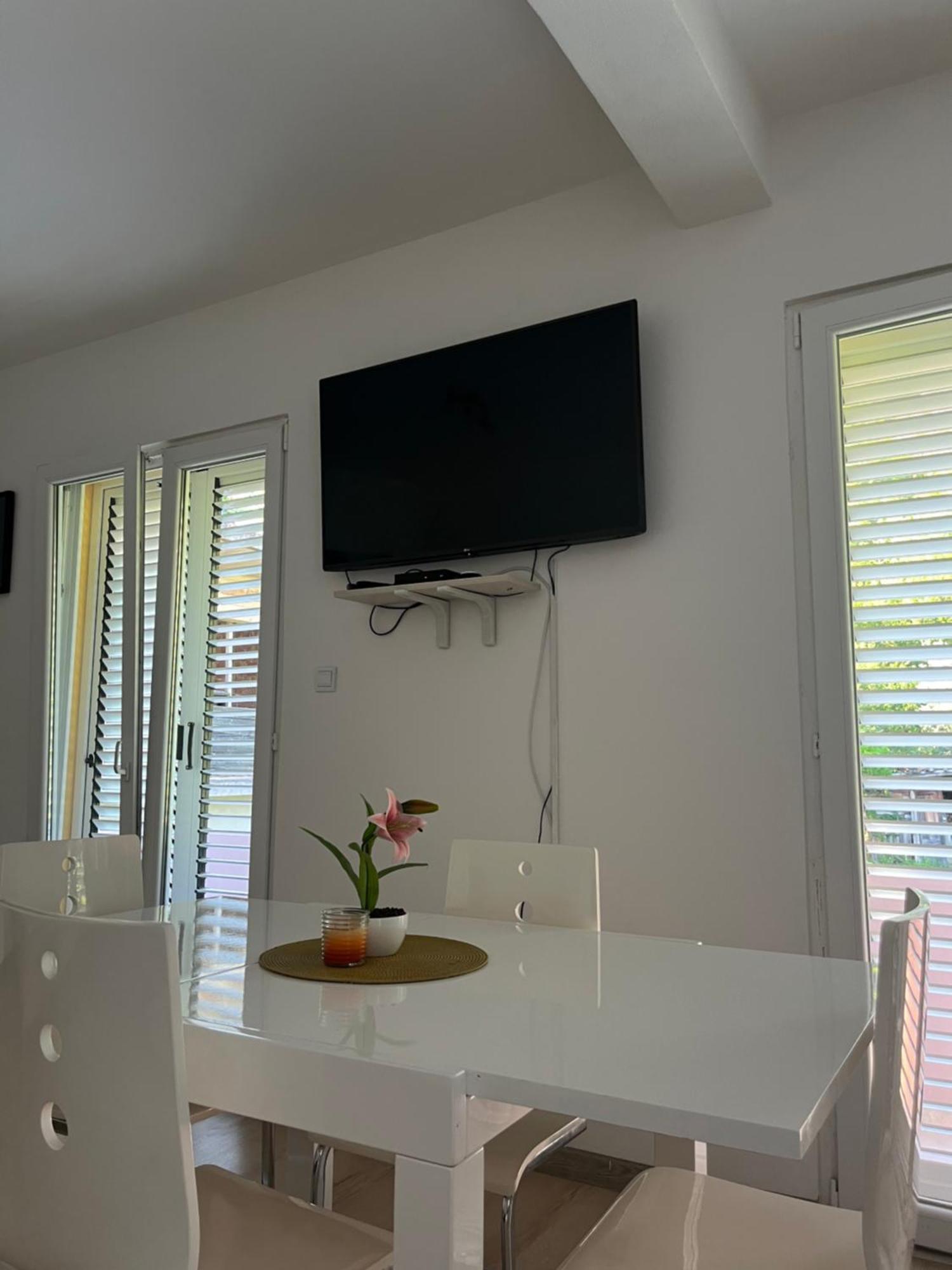Apartament Apartman Iskra Bijela Zewnętrze zdjęcie