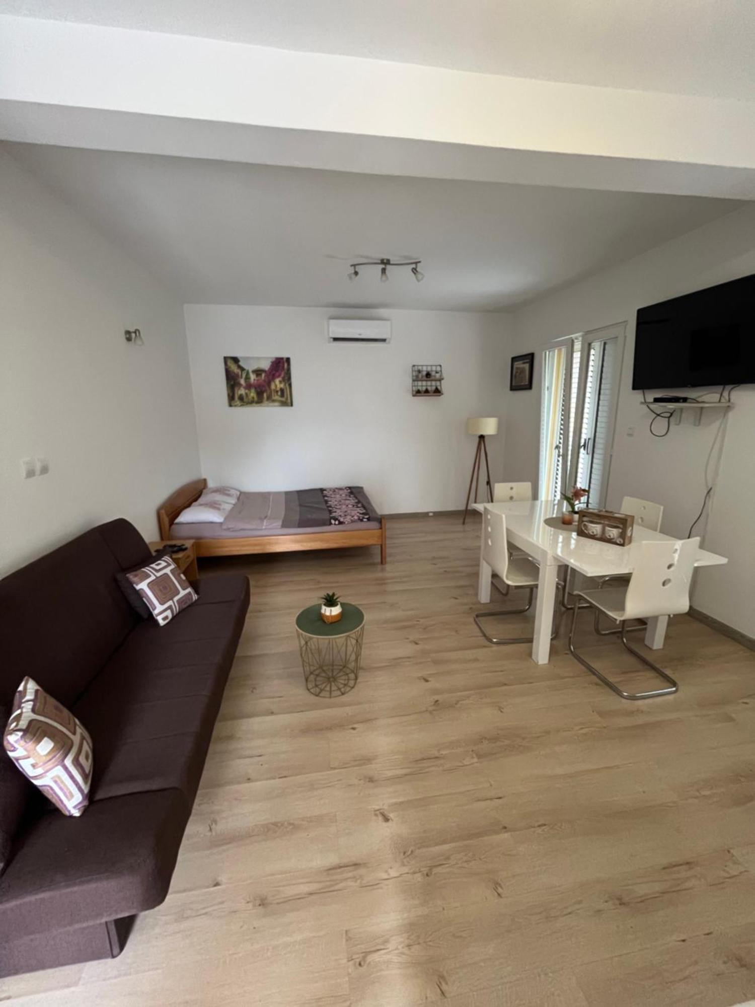 Apartament Apartman Iskra Bijela Zewnętrze zdjęcie