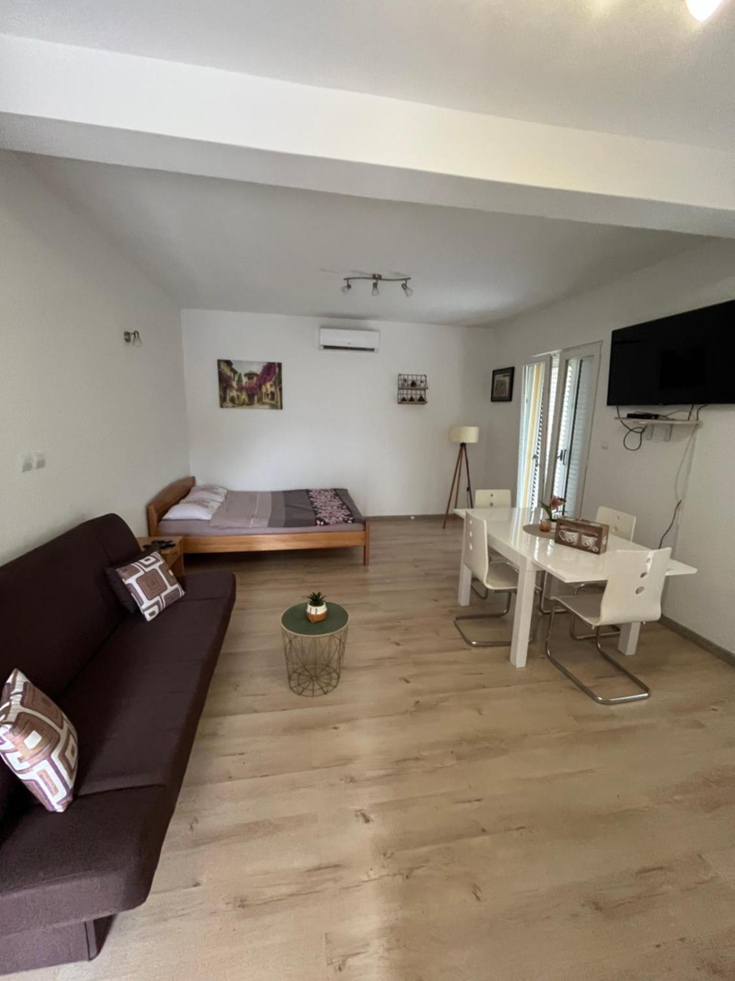 Apartament Apartman Iskra Bijela Zewnętrze zdjęcie